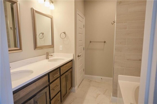 Building Photo - 8561 Clarke Rd