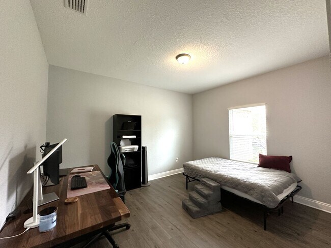 Building Photo - Beautiful north Crestview 4/Bed/2Bath Home