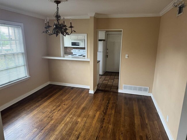 Primary Photo - 2308 Speedway Ave