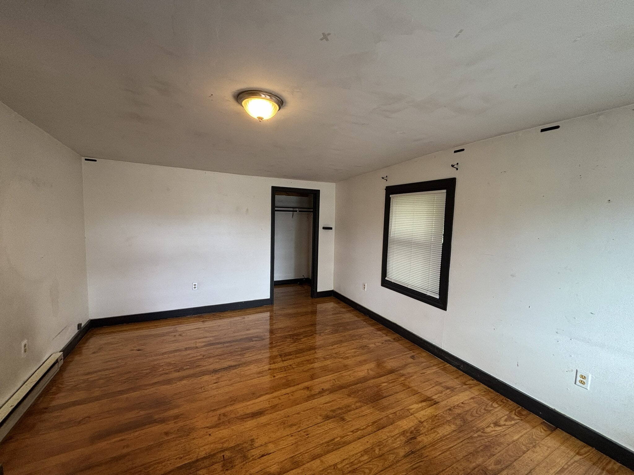 Building Photo - 69 Meadow St