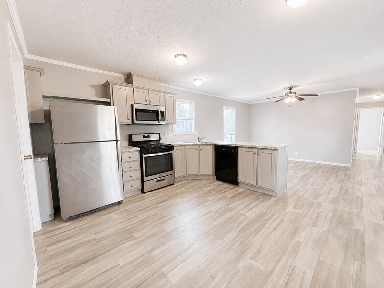 Building Photo - 71521 St Howard Ct