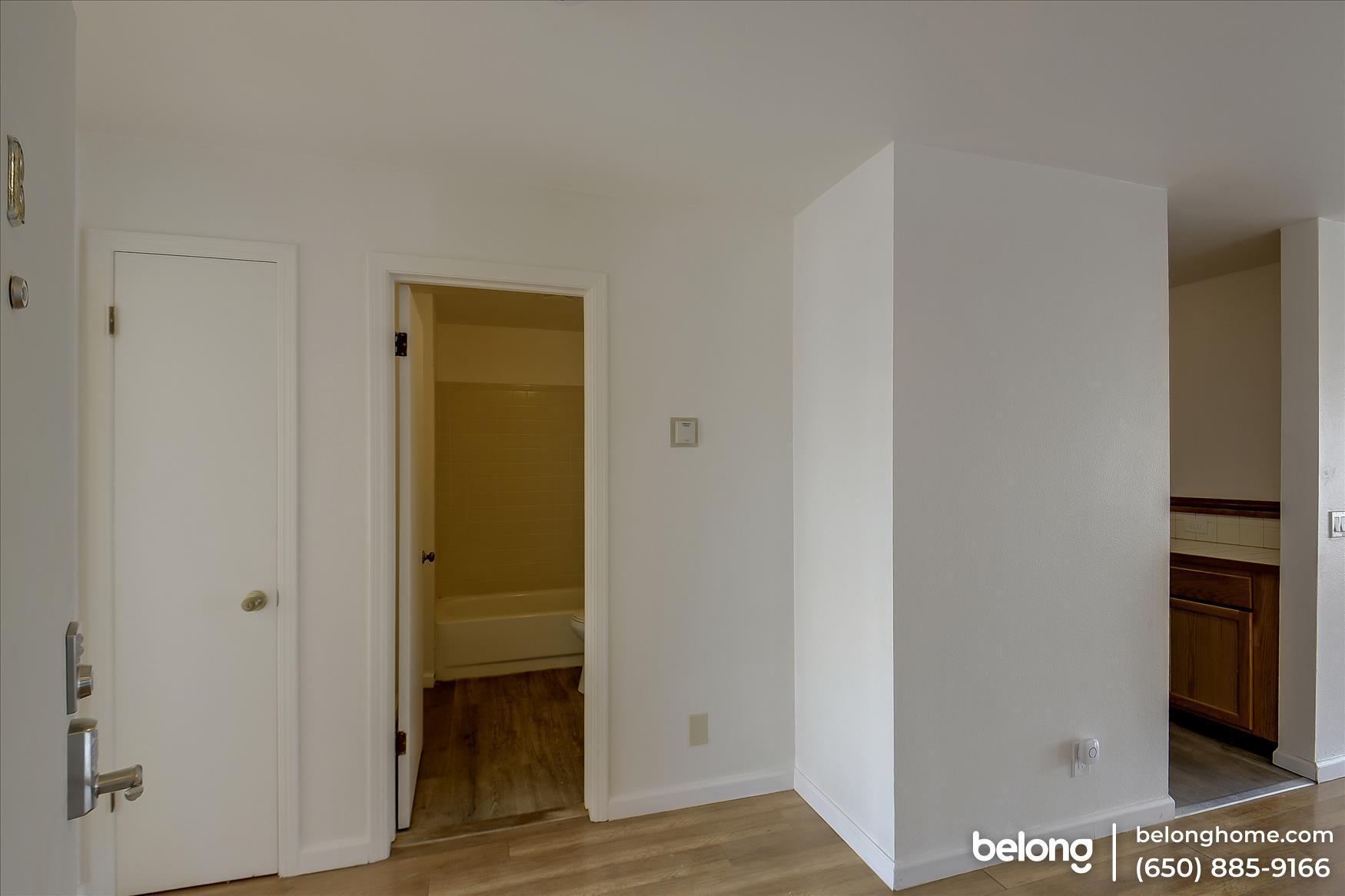 Building Photo - 1475 Hawes St