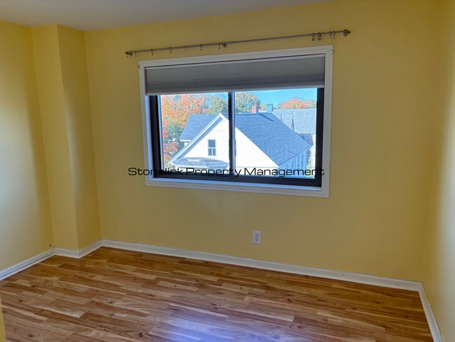 Building Photo - Newly Renovated Condo For Rent in North At...
