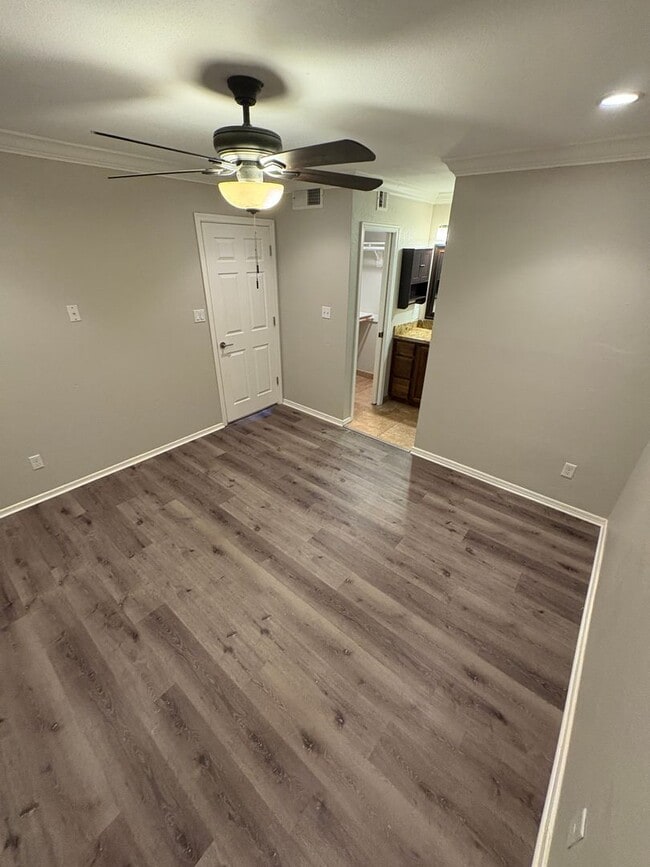 Building Photo - READY TO VIEW NOW! Beautiful 2 Bed/2 Bath ...