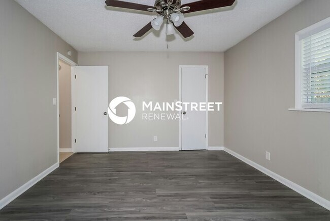 Building Photo - 3 Bedroom Pet-Friendly Home in PORT ST LUCIE, FL with Main Street Renewal