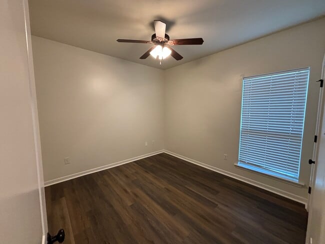 Building Photo - 408 Oak Branch Dr