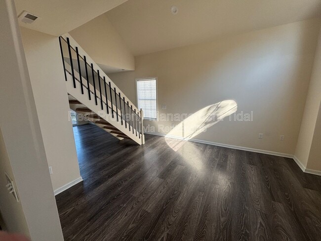 Building Photo - 459 Charter Oak Dr