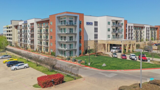 Building Photo - 1025 Preston Rd