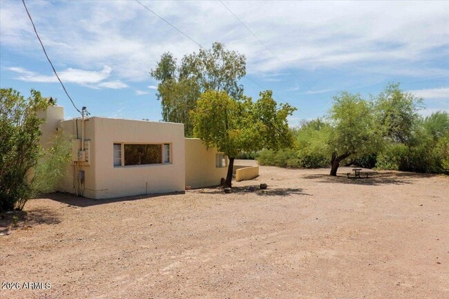 Building Photo - 5702 E Camelback Rd
