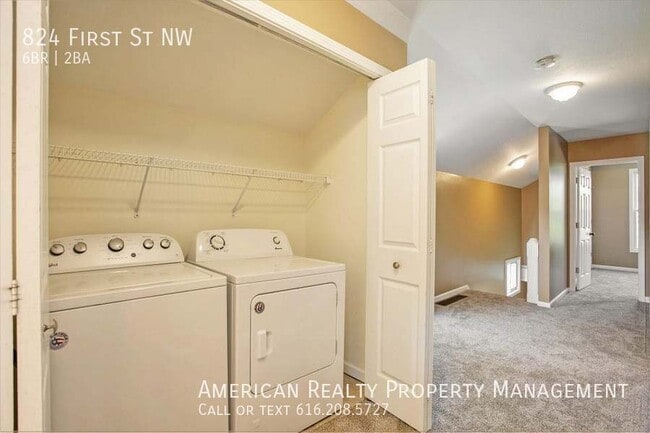 Building Photo - 824 First St NW-