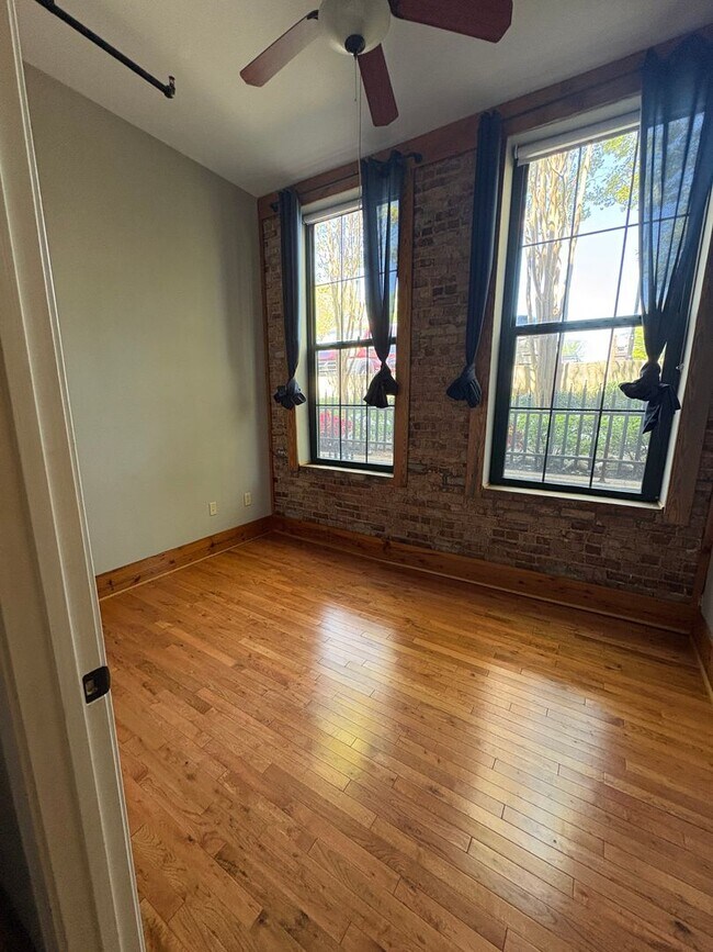 Building Photo - Lovely 2 Bedroom 2 full Bath Historical  Condo in Downtown Easley! Lawn Care and Trash Pickup inc...