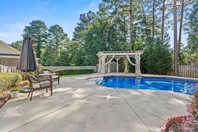 Building Photo - 839 Leyland Ln