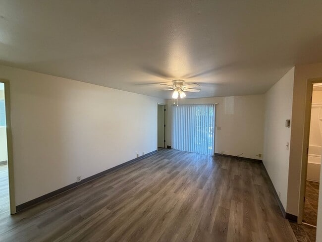Building Photo - 2506 Jeppesen Acres Rd