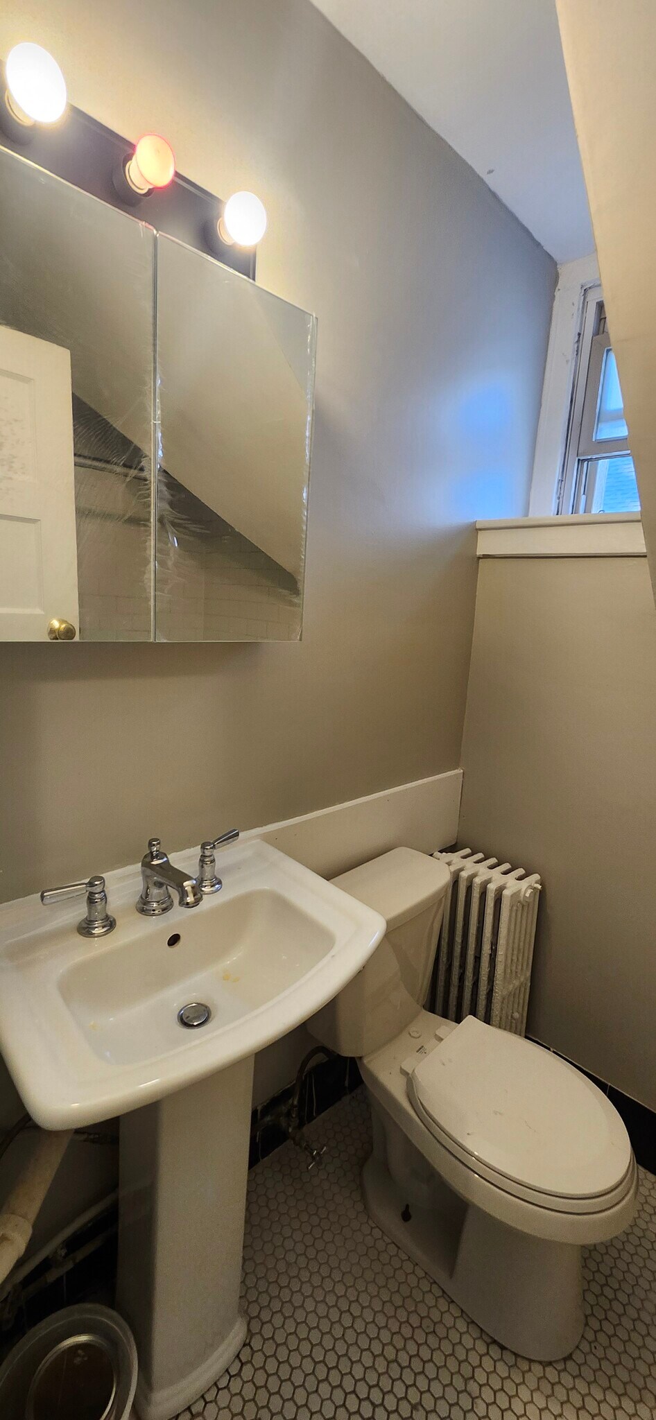 Building Photo - 396 Whalley Ave