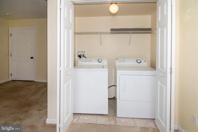 Building Photo - 517 Boxwood Ln
