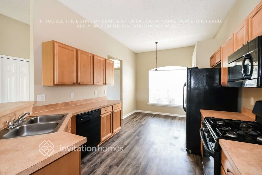 Building Photo - 6099 Green Pond Dr
