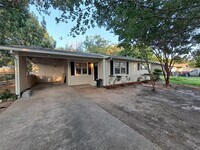 Building Photo - 6203 Live Oak St