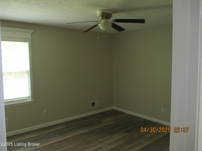 Building Photo - 4761 Shenandoah Dr