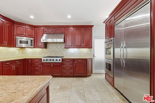 Building Photo - 999 Casiano Rd
