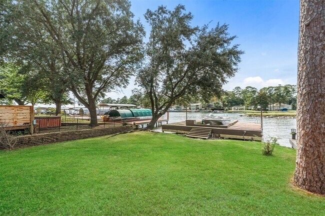 Building Photo - 3203 Poe Dr