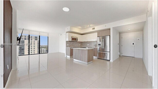 Building Photo - 5300 Paseo Blvd