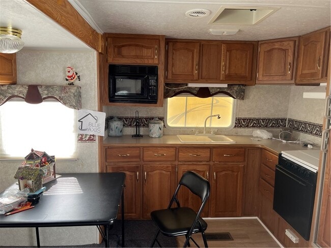 Building Photo - 20 Barringer Dr