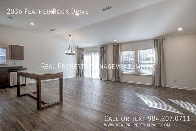 Building Photo - 2036 Feather Rock Dr