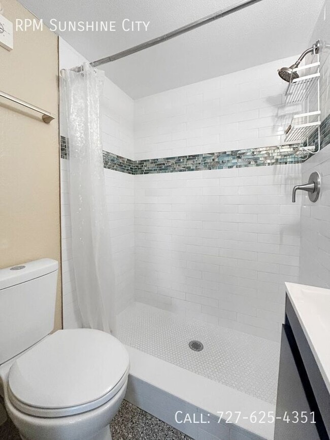 Building Photo - 14135 Palm St