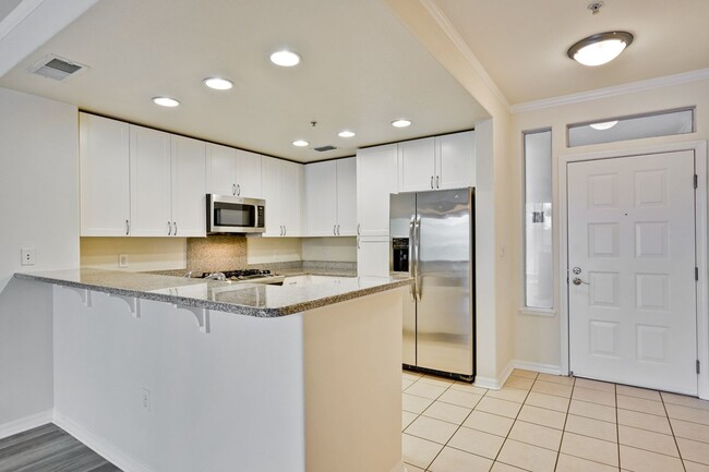 Building Photo - Large Santa Clara 1 Bedroom Condo in Rivermark Area