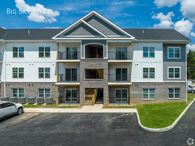 Building Photo - The Everett Apartments