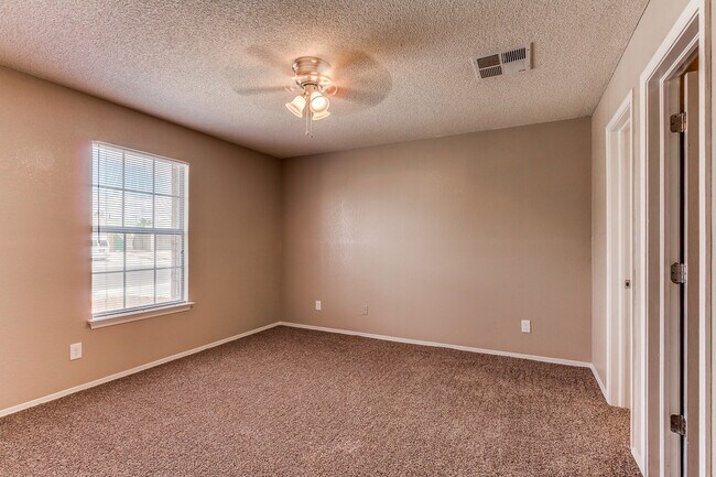 Building Photo - Charming Eastside Home with Refrigerated Air and Easy Access to Ft. Bliss and Loop 375