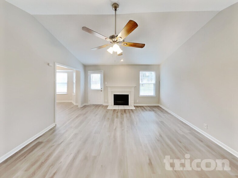 Building Photo - 1116 S Hampton Cl