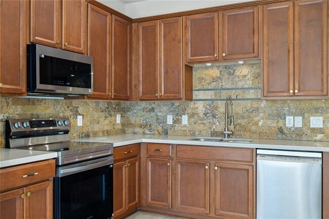 Building Photo - 7819 Hardenton St