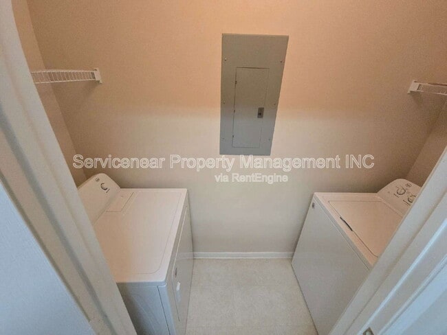 Building Photo - 10479 Villa View Cir