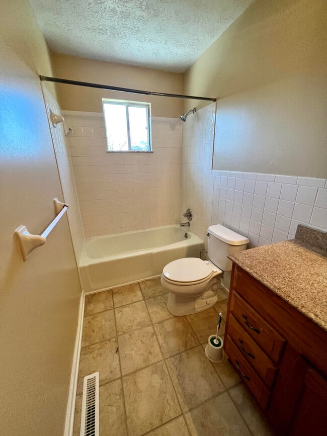Building Photo - 3327 Wood Valley Ct