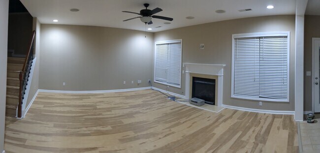 Building Photo - 1011 Blue Bonnet Ct