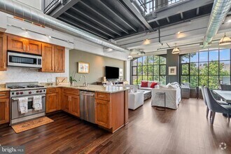 Building Photo - 1600 Clarendon Blvd