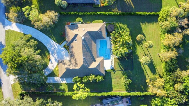 Building Photo - 13172 Doubletree Cir