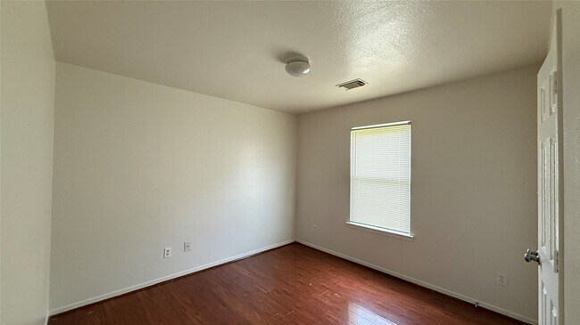 Building Photo - 3114 Junction Dr