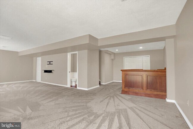 Building Photo - 6444 Terrace Ct