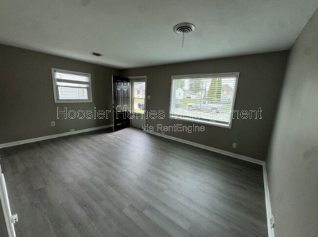 Building Photo - 1023 E Dixon St