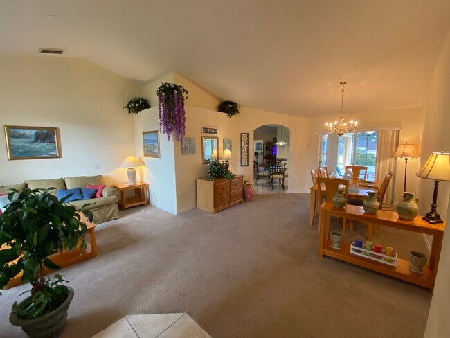 Building Photo - 562 Dolcetto Dr