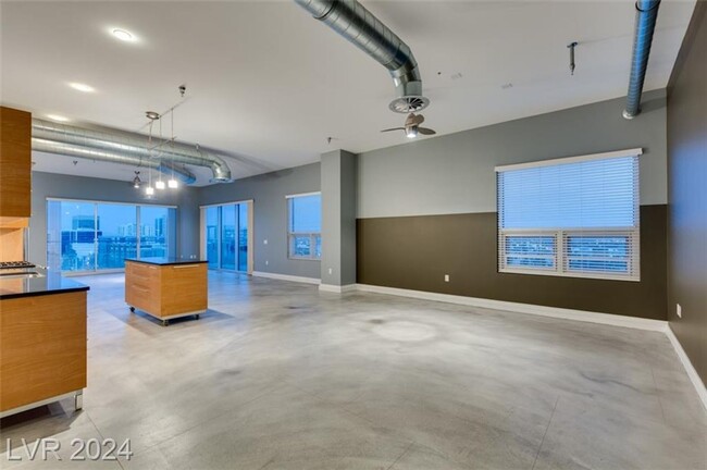 Building Photo - NEWPORT LOFTS--MAGNIFICENT PANORAMIC VIEWS...