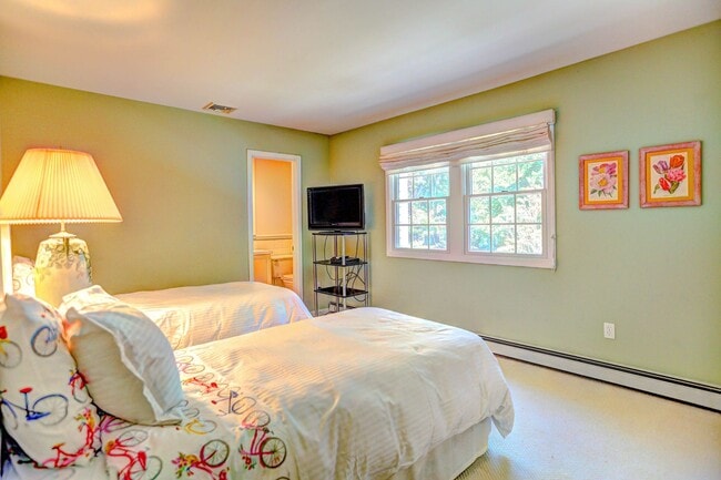 Building Photo - 14 Mountain Laurel Ln