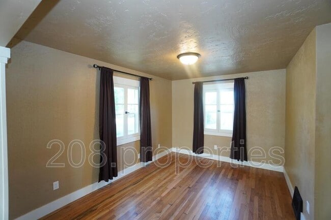 Building Photo - 1202 W Hale St