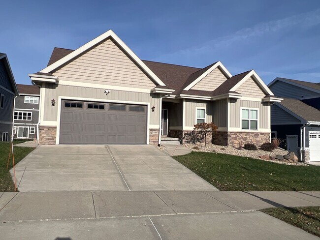 Building Photo - 8916 Pine Hollow Pl