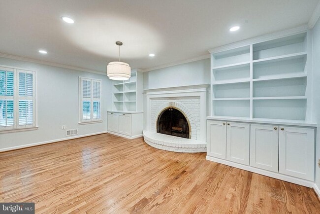 Building Photo - 12127 Holly Knoll Cir