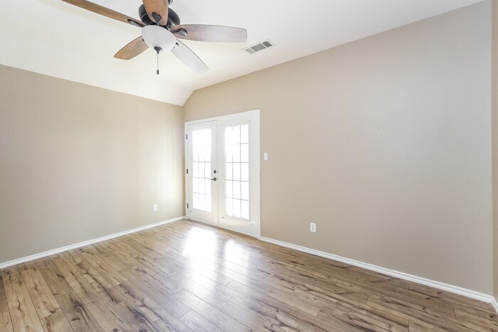 Building Photo - 9865 Gallatin Ln