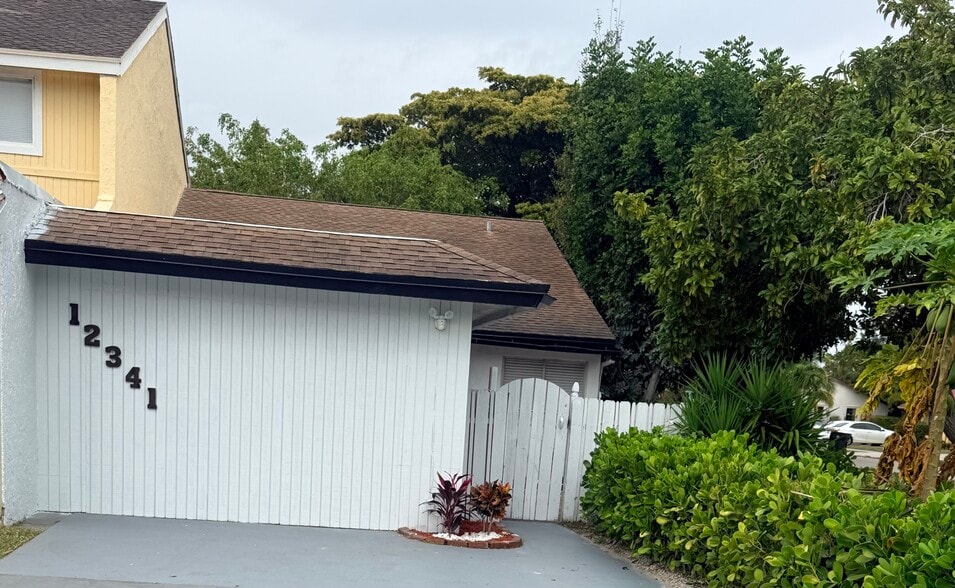 Building Photo - 12341 Westhampton Cir