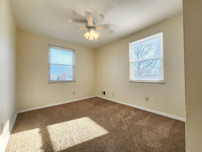 Building Photo - 2527 Sonora Dr